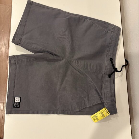 Tillys Size M NWT Boys shorts Charcoal - Picture 1 of 3